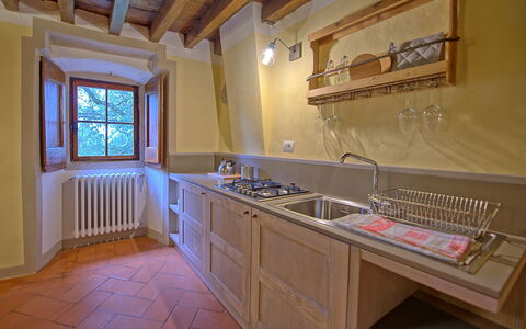 Montegufoni: Ejendom, Værelse, Bygning, Møbel, Countertop, Køkken, Hus, Etage, Ejendom, Cabinetry