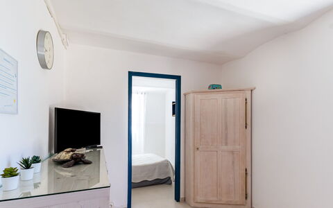 Anaisim: Ejendom, Bygning, Dør, Træ, Indretning, Cabinetry, Stueplante, Etage