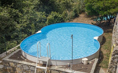 Villa Pia Con Piscina a Recco: Svømmepøl, Ejendom, Azure, Vand, Ejendom, Fritid, Træ, Estate, Ferie, Hus