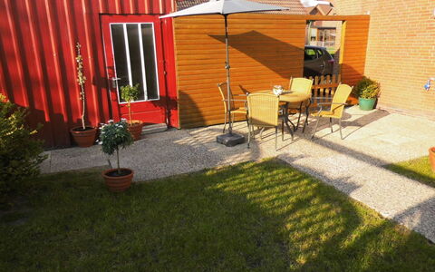 Dori: Gård, Backyard, Lawn, Ejendom, Græs, Hus, Hjem, Have, Ejendom, Boligområde