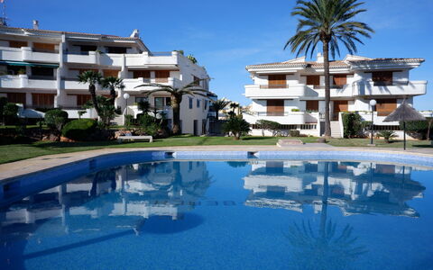 Laguna Beach Plus: Boligområde, Estate, Hacienda, Udvej, Villa, Hotel, Landscaping, Mansion, Svømmepøl