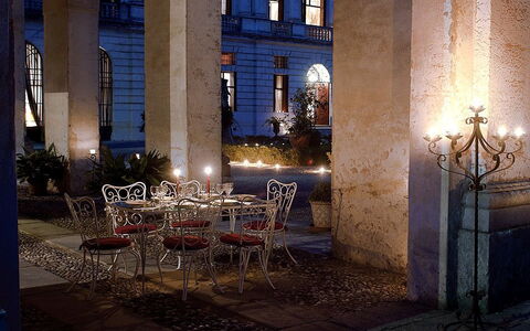 Ca' Marcello: Lys, Belysning, Bygning, Arkitektur, Nat, Himmel, Træ, Indretning, Værelse, Restaurant