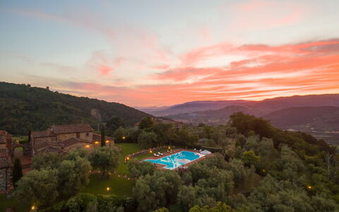 Villa Dell'angelo: Himmel, Natur, Hill Station, Morgen, Bakke, Solnedgang, Sky, Landskab, Horisont, Aften