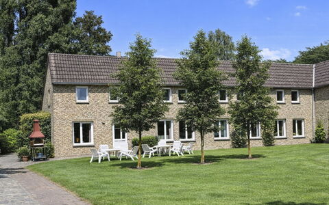 Bungalowpark Landsrade: Busk, Hus, Hjem, Estate, Sommerhus, Have, Lawn, Gård, Stuehus, Landscaping
