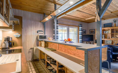 Achtern Diek: Træ, Arkitektur, Bjælke, Gulvbelægning, Hårdttræ, Stue, Ejendom, Bejdse, Køkken, Bord