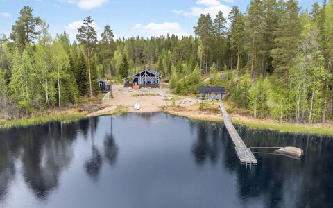 Kalliolaakso: Møbel, Stol, Udendørs Møbler, Bord, Træ, Udendørs Bord, Køkken & Spisebord, Skygge, Have, Paraply