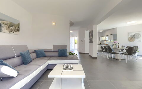 Villa Gocci: Bord, Møbel, Couch, Billedramme, Indretning, Bygning, Gulvbelægning, Etage, Stue
