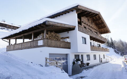 Birgit: Sne, Vinter, Hus, Ejendom, Arkitektur, Bygning, Hjem, Himmel, Ejendom, Tag