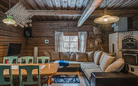 Lehto: Møbel, Træ, Loft, Indretning, Hjem, Couch, Gulvbelægning, Værelse, Stue, Sommerhus