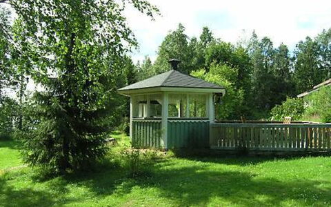 Lehto: Træ, Græs, Grøn, Busk, Have, Land Lot, Bunddække, Lawn, Forår