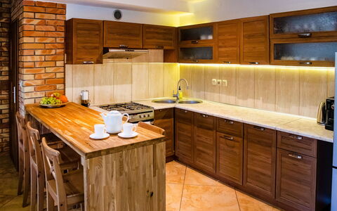 Jędrzejki: Countertop, Cabinetry, Møbel, Køkkenvask, Ejendom, Håndvask, Tap, Køkken, Træ, Køkken Apparat