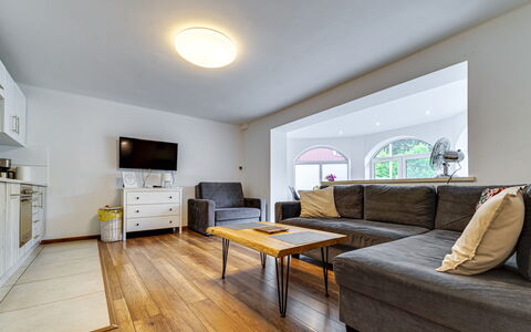Wisła: Møbel, Indretning, Gulvbelægning, Couch, Etage, Loft, Træ, Værelse, Stue, Trægulve