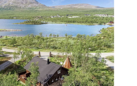 Haltinsaana: Træ, Sommerhus, Bjælkehytte, Skov, Skur, Garden Bygninger, Lærk, Woodland, Bejdse