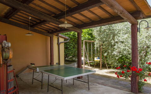 Casa dei Ciliegi: Plante, Ejendom, Blomst, Skygge, Bordtennisbat, Bord, Indretning, Arkitektur, Træ, Udendørs Møbler