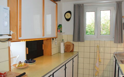 Aldesago 525: Værelse, Ejendom, Køkken, Møbel, Countertop, Bygning, Hus, Cabinetry, Indretning, Etage
