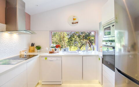 Can Marc: Ejendom, Værelse, Countertop, Køkken, Indretning, Cabinetry, Møbel, Gul, Ejendom, Etage