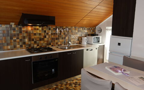 Vir 119: Cabinetry, Countertop, Ejendom, Møbel, Køkken, Komfur, Køkken Apparat, Træ, Skuffe, Arkitektur