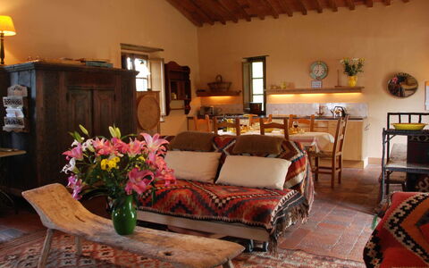 Compignano Barn: Værelse, Stue, Møbel, Ejendom, Indretning, Bygning, Hjem, Hus, Ejendom, Couch
