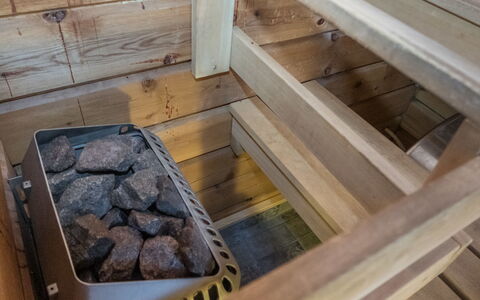 Rukantaika 1B: Træ, Sommerhus, Bejdse, Hårdttræ, Bjælkehytte, Planke, Loft, Naturmateriale, Tømmer, Garden Bygninger