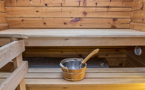 Rukantaika 1B: Træ, Sommerhus, Bejdse, Hårdttræ, Bjælkehytte, Planke, Loft, Naturmateriale, Tømmer, Garden Bygninger