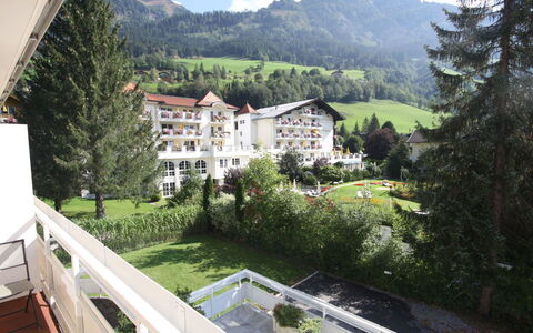 Bad Hofgastein 210: Ejendom, Bjerg, Hill Station, Hus, Ødemark, Himmel, Bygning, Bjergkæde, Ejendom, Træ
