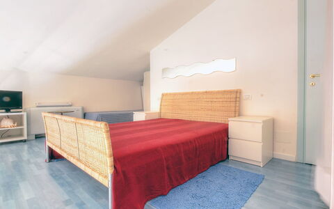 Suite 48: Soveværelse, Møbel, Seng, Værelse, Ejendom, Indretning, Sengetøj, Væg, Etage, Sengetøj
