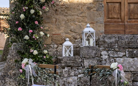 Antico Borgo San Lorenzo - Weddings And Events: Plante, Møbel, Ejendom, Blomst, Bygning, Bord, Dør, Vindue, Stol, Blomsterkrukke