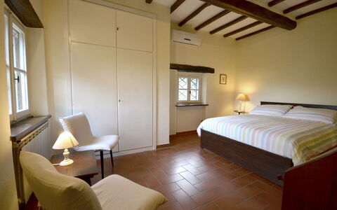 Villa Del Castagno: Soveværelse, Værelse, Seng, Møbel, Ejendom, Bygning, Indretning, Sengetøj, Bed Frame, Rullemadras