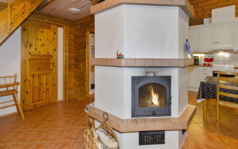 Purnuranta B: Hearth, Ildsted, Hårdttræ, Bejdse, Trægulve, Brændeovn, Murværk Oven, Bjælkehytte, Stue, Skorsten