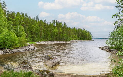 Kainalolahti: Møbel, Stol, Udendørs Møbler, Bord, Træ, Udendørs Bord, Køkken & Spisebord, Skygge, Have, Paraply