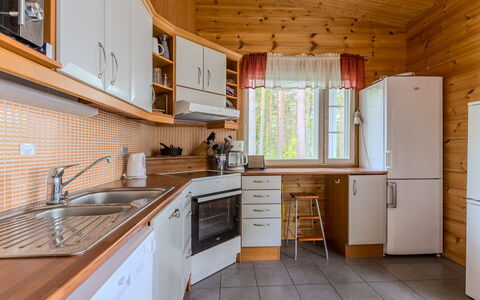 Kainaloranta: Køkken, Countertop, Køkken Apparat, Gulvbelægning, Indretning, Træ, Cabinetry, Større Bandage, Loft, Etage