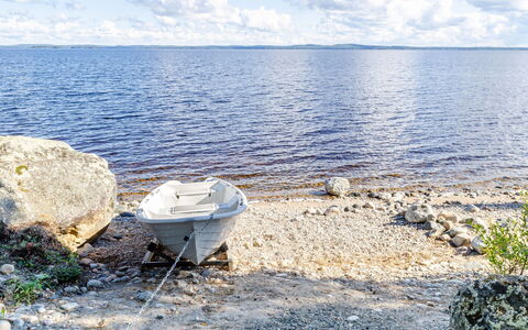Kolinpilvi: Svømmepøl, Udvej, Udendørs Møbler, Design, Skygge, Landscaping, Hotel, Water Feature, Eco Hotel