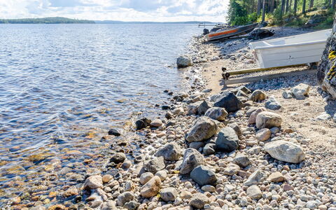 Kolinpilvi: Træ, Bank, Hus, Sommerhus, Sø, Dam, Skov, Bjælkehytte