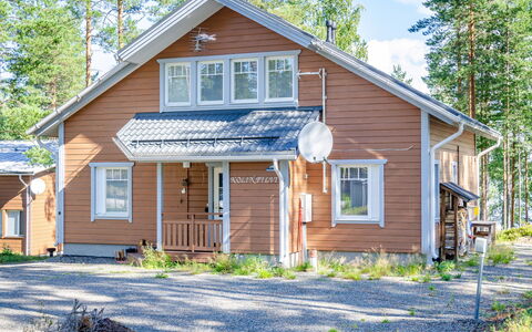 Kolinpilvi: Træ, Bank, Hus, Sommerhus, Sø, Dam, Skov, Bjælkehytte
