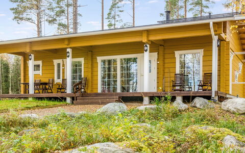 Kolin Mesikämmen: Sommerhus, Skygge, Eco Hotel, Loft, Hårdttræ, Stol, Bjælkehytte, Trægulve, Garden Bygninger, Bejdse