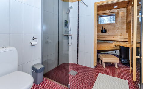 Kolin Mesikämmen: Gulvbelægning, Etage, Træ, Indretning, Sanitærarmatur, Loft, Badeværelse, Værelse, Vvs, Håndvask