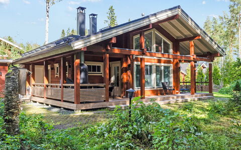 Villa Utu: Møbel, Stol, Udendørs Møbler, Bord, Træ, Udendørs Bord, Køkken & Spisebord, Skygge, Have, Paraply