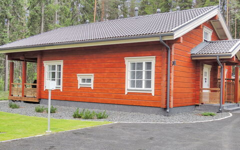 Villa Utu: Møbel, Stol, Udendørs Møbler, Bord, Træ, Udendørs Bord, Køkken & Spisebord, Skygge, Have, Paraply