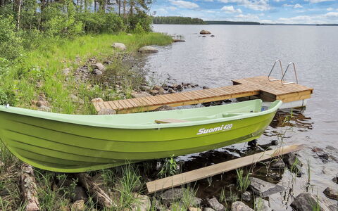 Villa Utu: Møbel, Stol, Udendørs Møbler, Bord, Træ, Udendørs Bord, Køkken & Spisebord, Skygge, Have, Paraply