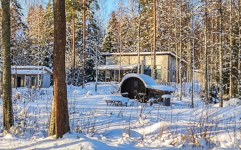 Annelinniemi: Møbel, Stol, Udendørs Møbler, Bord, Træ, Udendørs Bord, Køkken & Spisebord, Skygge, Have, Paraply