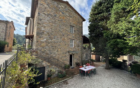 Casa Max: Plante, Sky, Bygning, Himmel, Vindue, Træ, Vejbelægning, Hus, Sommerhus, Græs