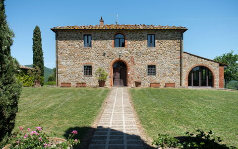 Villa Felciai: Plante, Himmel, Ejendom, Vindue, Bygning, Træ, Græs, Mursten, Dør, Væg
