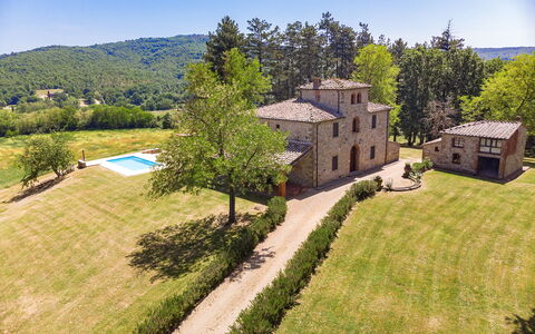 Villa Fabbri: Himmel, Plante, Bygning, Vindue, Træ, Naturlige Landskab, Hus, Land Lot, Boligområde, Græs-