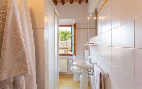 querceto-apartements-tvrn-val-di-pesa-multiproperty-trilo-6-bathroom