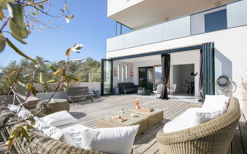 Porto Vecchio 123: Ejendom, Hus, Bygning, Indretning, Værelse, Hjem, Ejendom, Arkitektur, Stue, Møbel