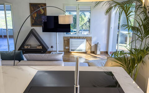 Villa Emanuele - Costarainera: Indretning, Gulvbelægning, Countertop, Belysning, Køkken, Lysarmatur, Hjem, Møbel, Etage, Værelse
