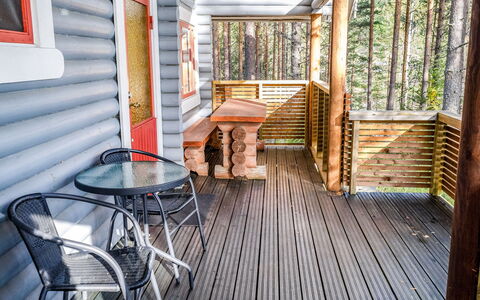 Ulpukka: Møbel, Stol, Udendørs Møbler, Bord, Træ, Udendørs Bord, Køkken & Spisebord, Skygge, Have, Paraply
