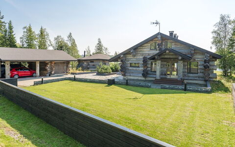 Villa Pärla: Træ, Bank, Hus, Sommerhus, Sø, Dam, Skov, Bjælkehytte