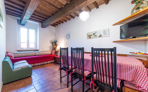Ca Maggetti: Møbel, Bygning, Træ, Billedramme, Couch, Vindue, Indretning, Plante, Etage, Stue