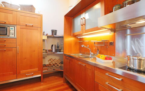Sunset B 11: Countertop, Cabinetry, Bygning, Ejendom, Møbel, Skuffe, Køkken Apparat, Køkken, Komfur, Træ